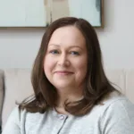 Helen Mac Donald 6 CROPPED PORTRAIT